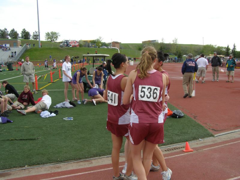 3200 Meter Relay - Girls Class B (35 of 36)