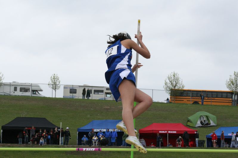 Class B Girls Pole Vault (3 of 16)