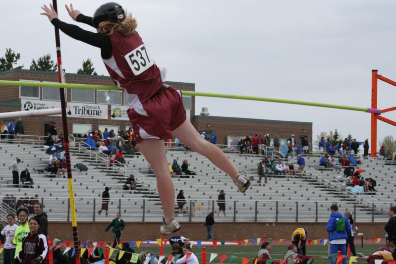 Class B Girls Pole Vault (12 of 16)