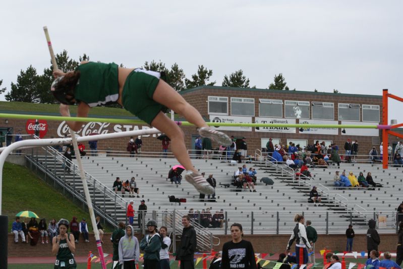 Class B Girls Pole Vault (13 of 16)