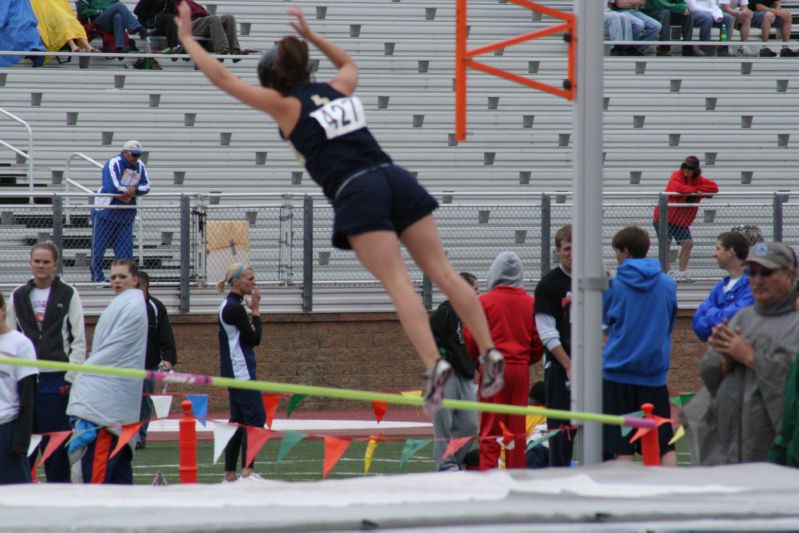 Class B Girls Pole Vault (16 of 16)