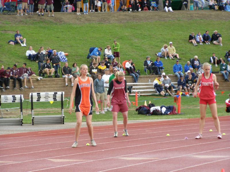 Class B Girls 400 Relay (1 of 8)