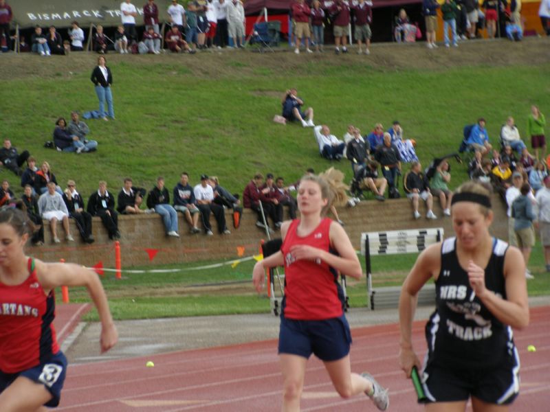 Class B Girls 400 Relay (3 of 8)