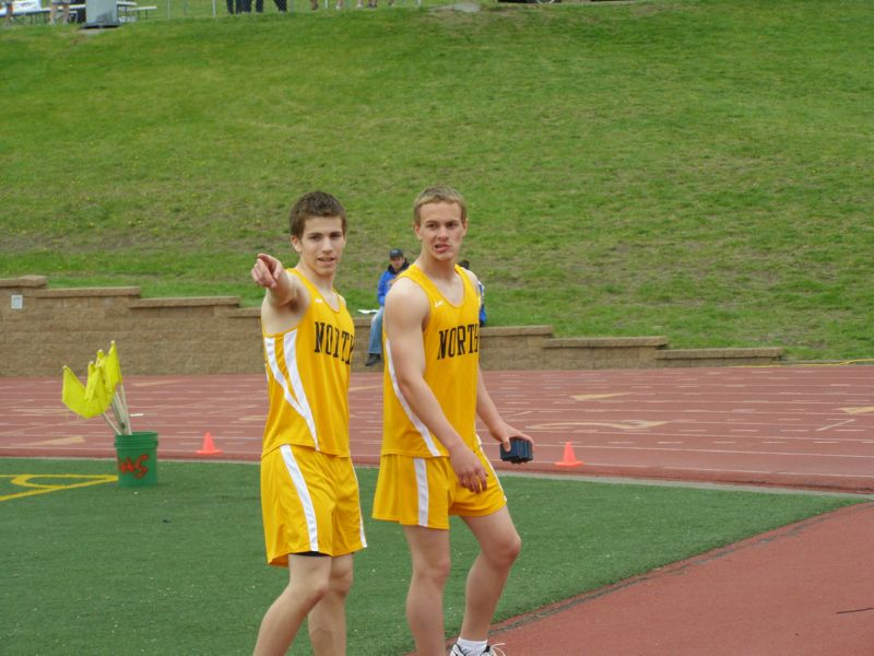 800 Meter Relay Prelims - All Events (15 of 22)