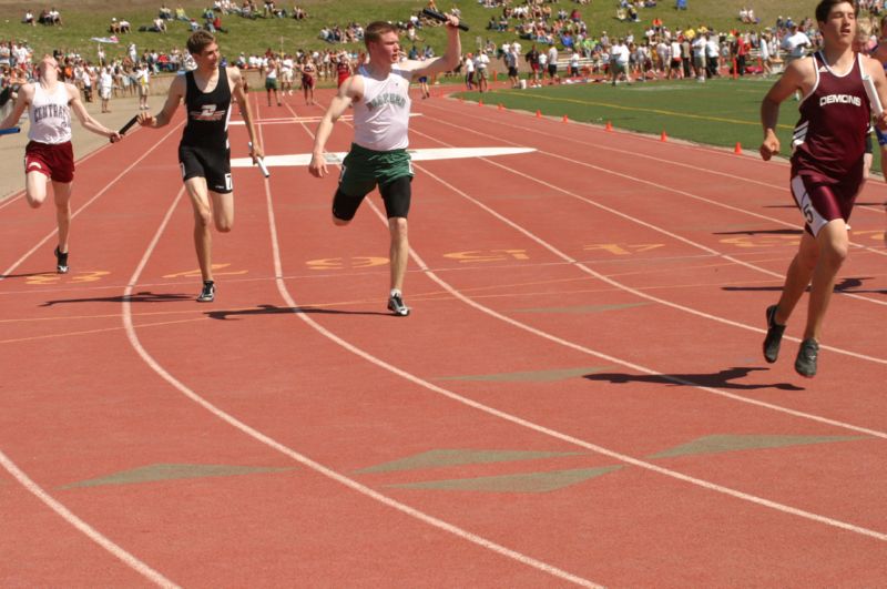 400 Meter Relay - Boys Class A (8 of 8)