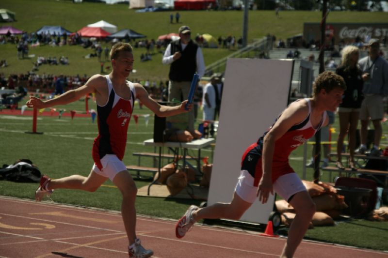 800 Meter Relay - Boys Class A (8 of 20)