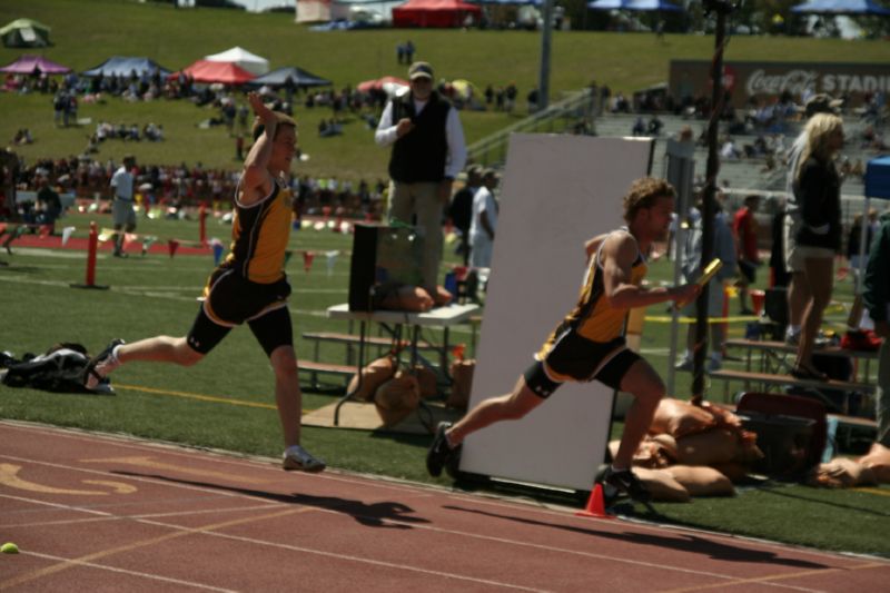 800 Meter Relay - Boys Class A (11 of 20)