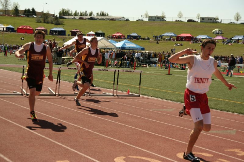 300 Meter Hurdles - Boys Class B (3 of 7)