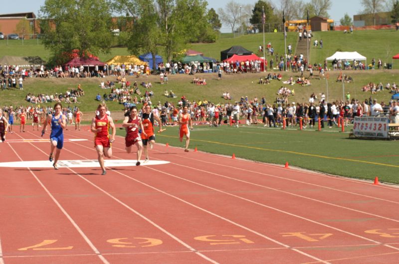 400 Meter Relay - Boys Class B (5 of 7)