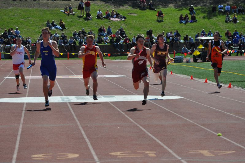 800 Meter Relay - Boys Class B (21 of 25)