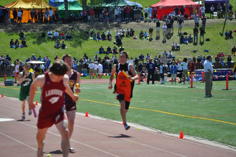 800 Meter Relay - Boys Class B (24 of 25)