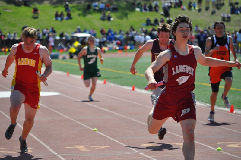 800 Meter Relay - Boys Class B (25 of 25)