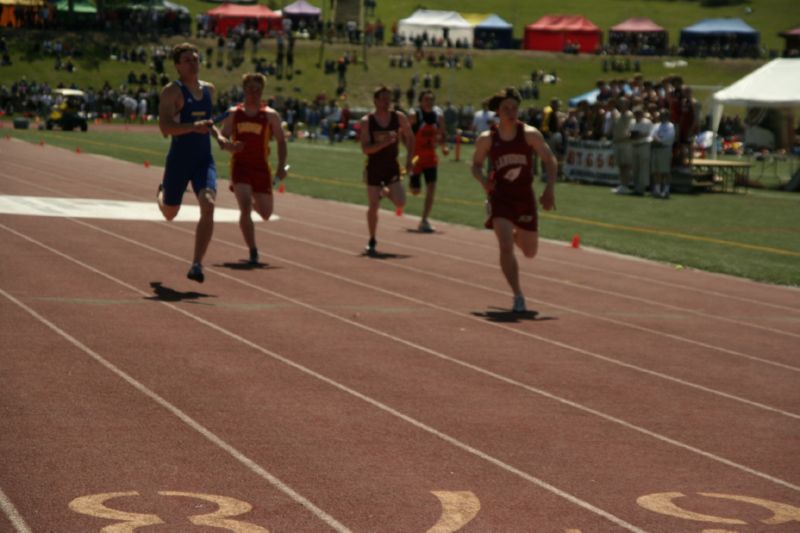 800 Meter Relay - Boys Class B (8 of 25)