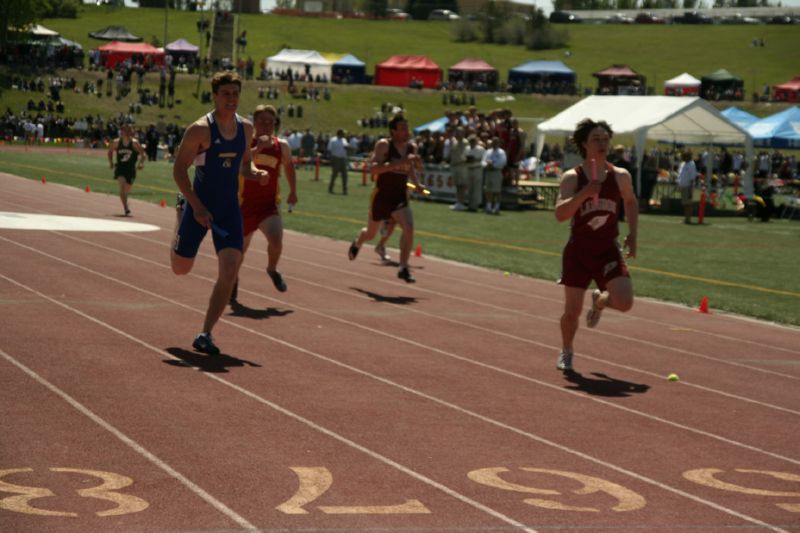 800 Meter Relay - Boys Class B (9 of 25)