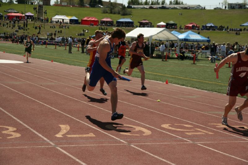 800 Meter Relay - Boys Class B (10 of 25)