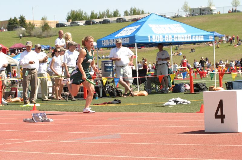 400 Meter Relay - Girls Class A (3 of 12)