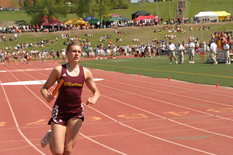 400 Meter Relay - Girls Class A (10 of 12)