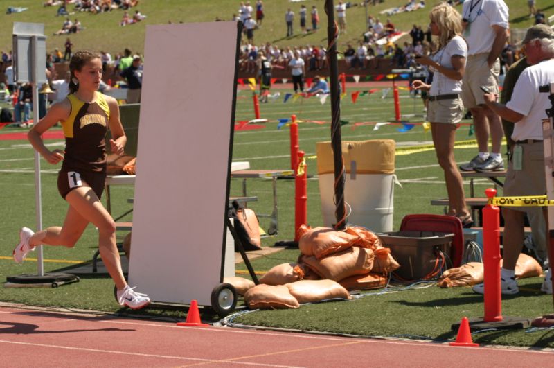 800 Meter Run - Girls Class A (11 of 20)