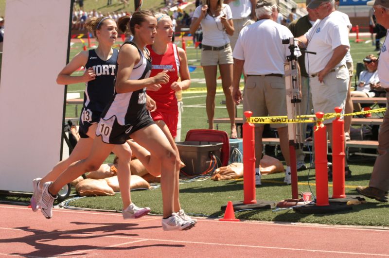 800 Meter Run - Girls Class A (14 of 20)