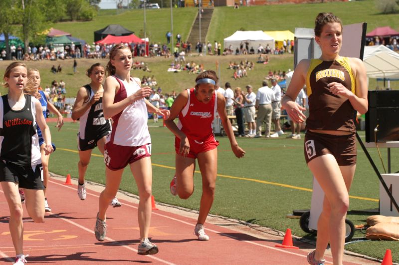 800 Meter Run - Girls Class A (17 of 20)