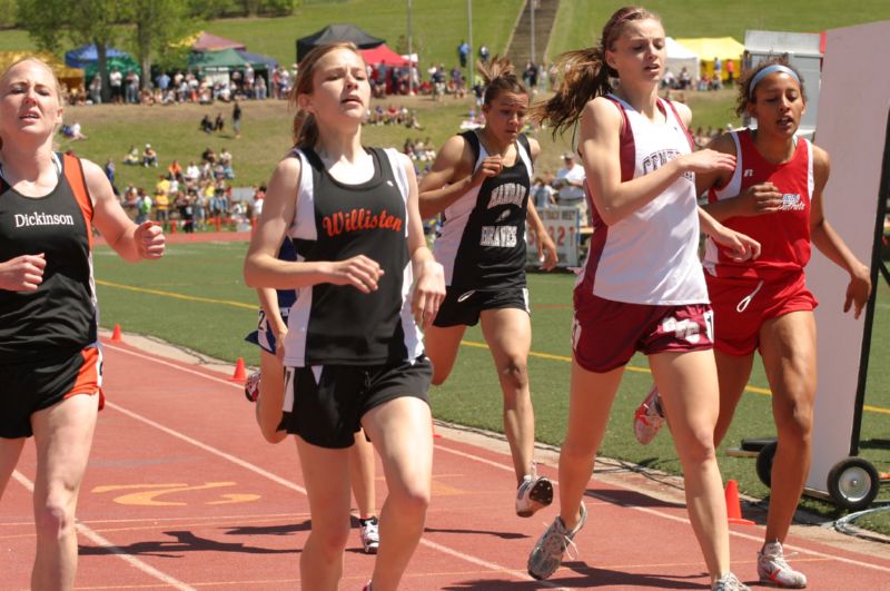 800 Meter Run - Girls Class A (18 of 20)