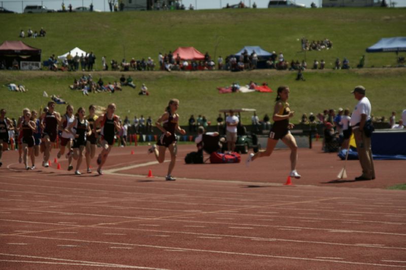 800 Meter Run - Girls Class A (2 of 20)