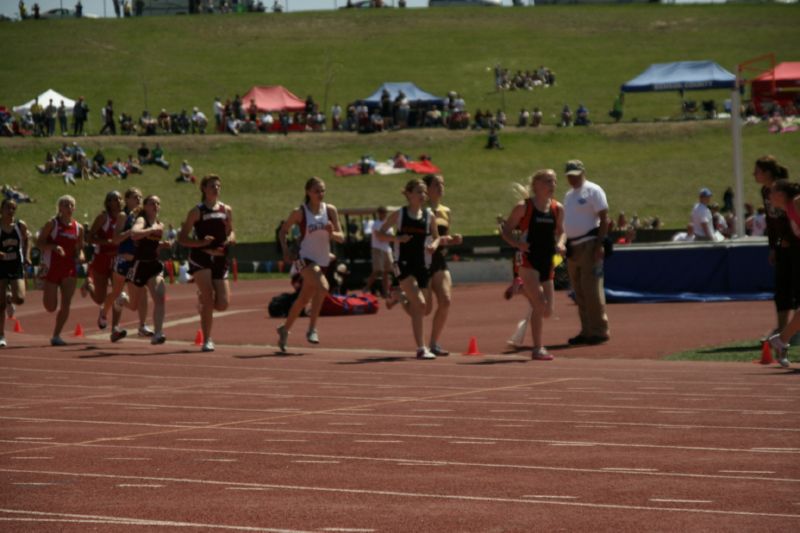 800 Meter Run - Girls Class A (4 of 20)