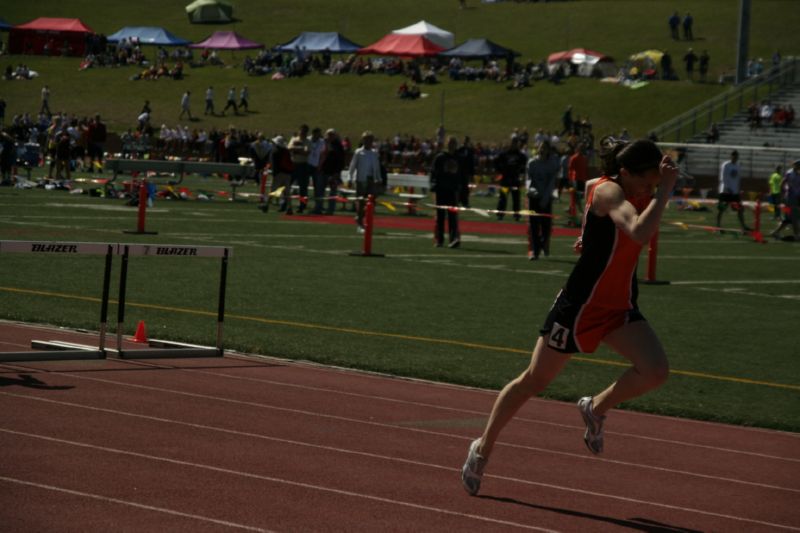 300 Meter Hurdles - Girls Class B (5 of 7)