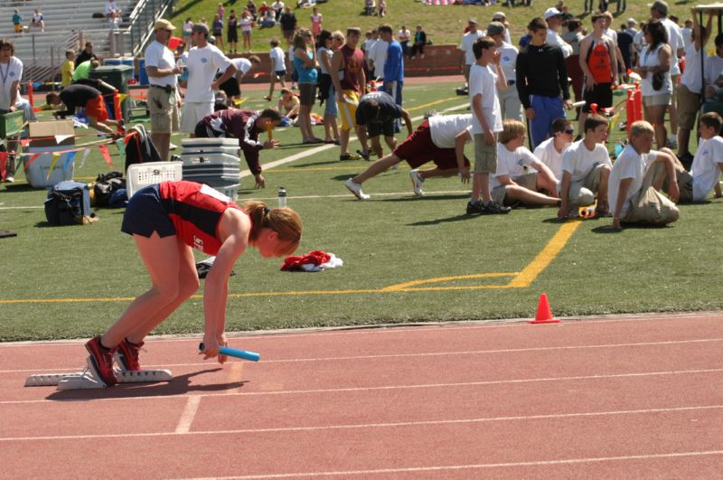 400 Meter Relay - Girls Class B (2 of 6)