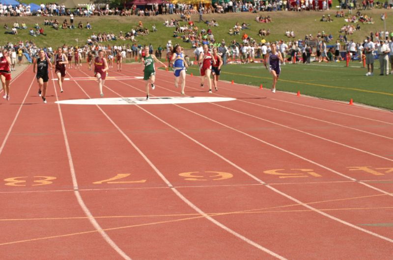 400 Meter Relay - Girls Class B (4 of 6)