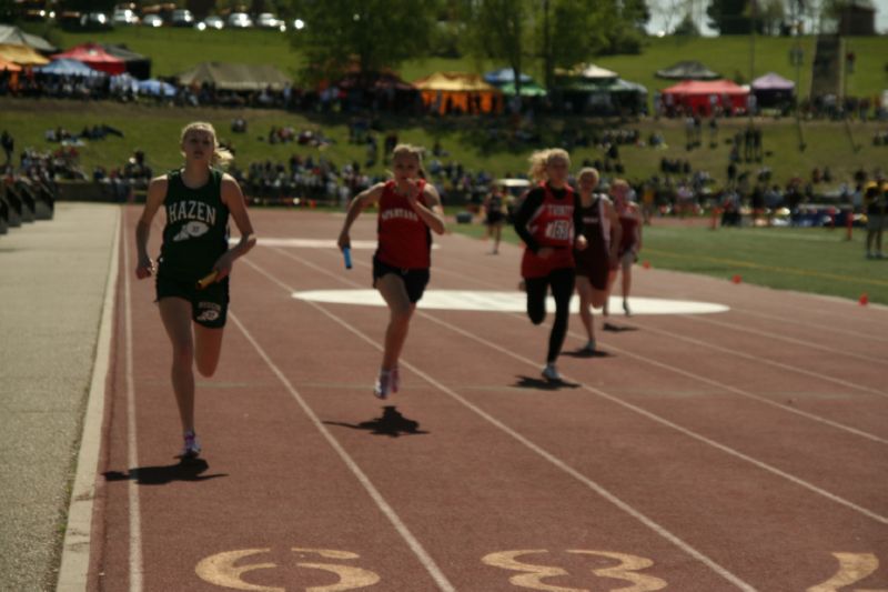 800 Meter Relay - Girls Class B (3 of 16)