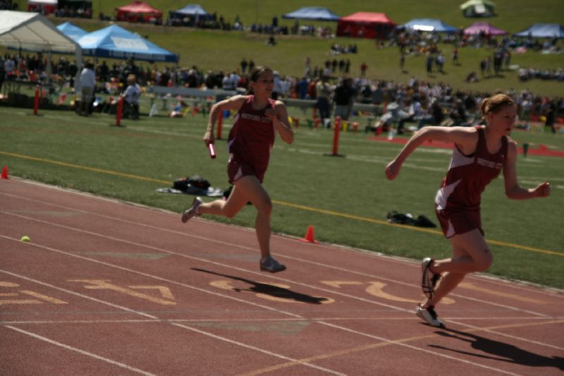 800 Meter Relay - Girls Class B (8 of 16)