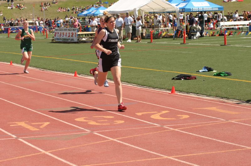 800 Meter Run - Girls Class B (5 of 23)