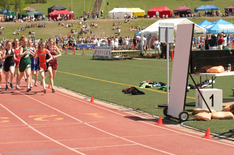 800 Meter Run - Girls Class B (9 of 23)