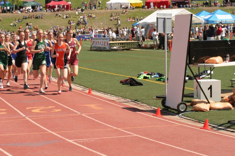 800 Meter Run - Girls Class B (10 of 23)