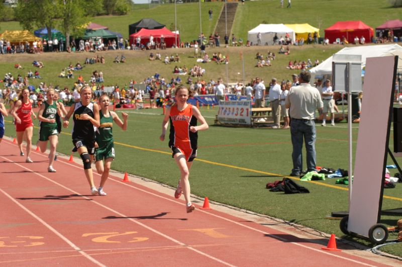 800 Meter Run - Girls Class B (17 of 23)