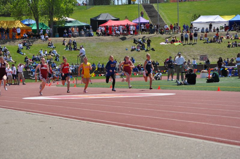 Class B Girls 100 Dash (2 of 14)