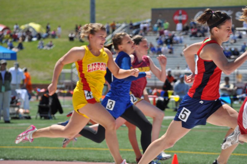 Class B Girls 100 Dash (8 of 14)