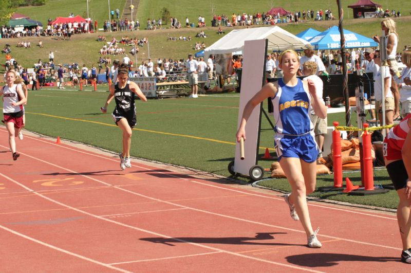 Girls Relay (109 of 112)