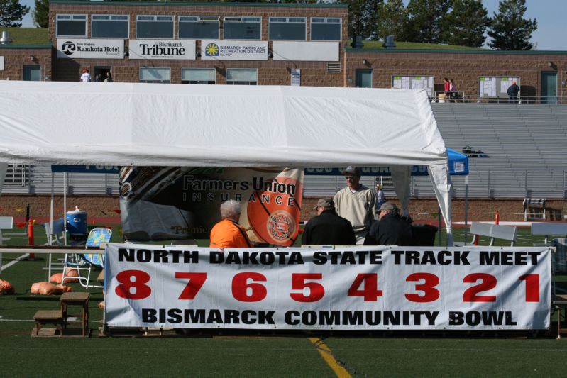 Spectators and Volunteers (30 of 50)