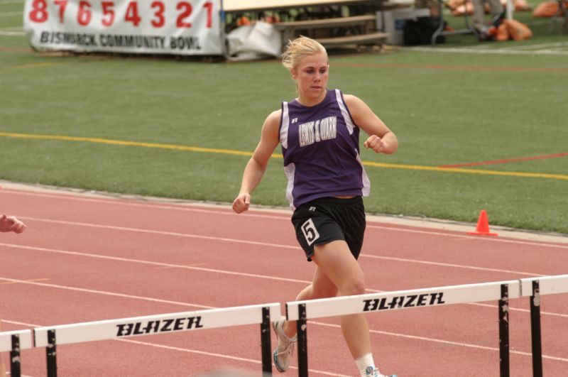 300 Meter Hurdles (20 of 34)